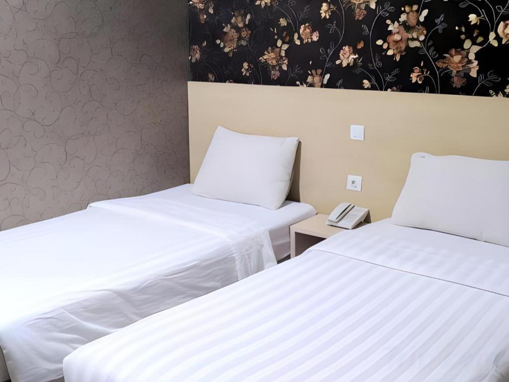 Mine Home Hotel By Sovia Bandung Buitenkant foto