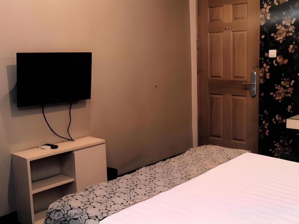 Mine Home Hotel By Sovia Bandung Buitenkant foto